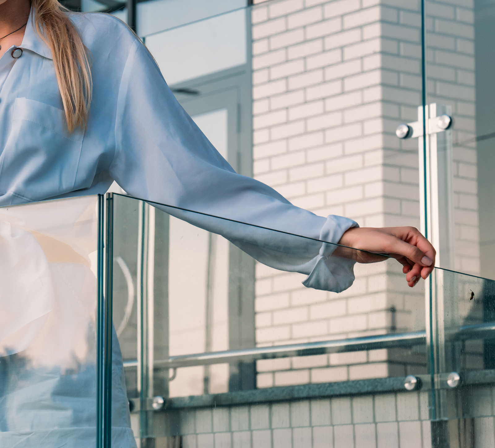 Egen produceret video hvor vi tester værnglas monteret med klemmebeslag. 